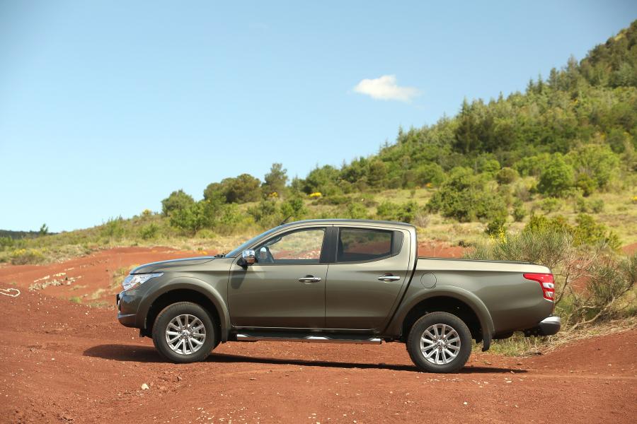  Mitsubishi L200 Double Cab 2015 года  (фото 23 из 29)